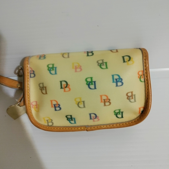 90’s VINTAGE DOONEY & BOURKE wristlet. - Picture 2 of 8